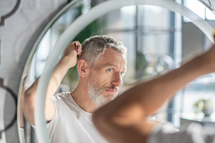 Die 7 häufigsten Ursachen für Haarausfall – und was du dagegen tun kannst